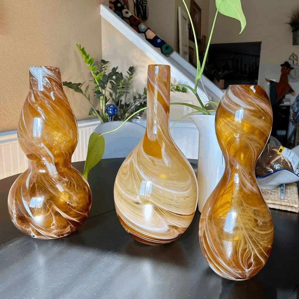 Vintage Huluping Hand Blown Brown and White Swirl Art Glass Hourglass Vase